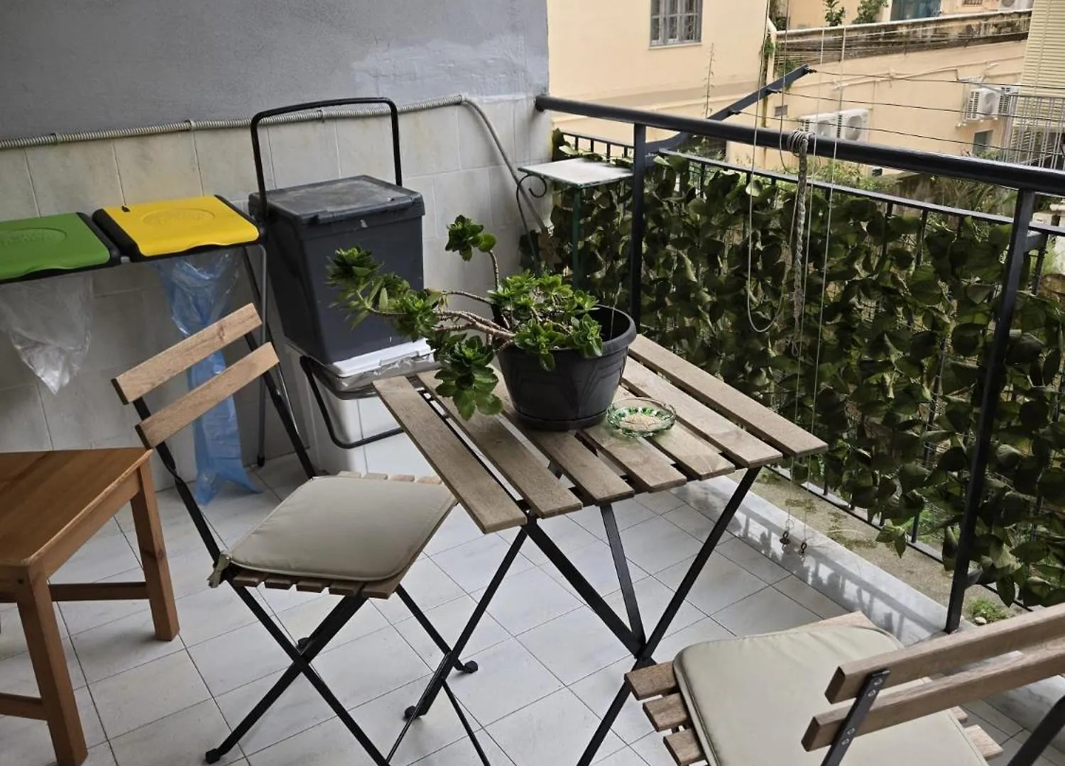 Family Home Portici 0*,